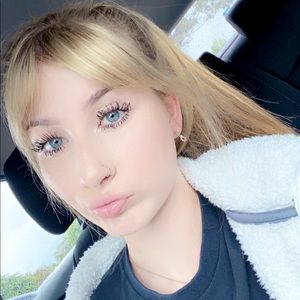 Meet your Posher, Lacey